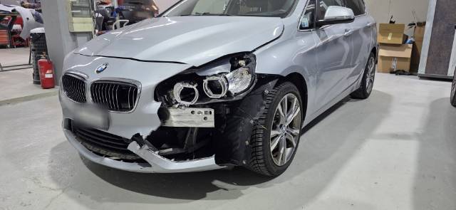 BMW 220d xDrive Active Tourer Luxury Line Steptronic, 190 PS