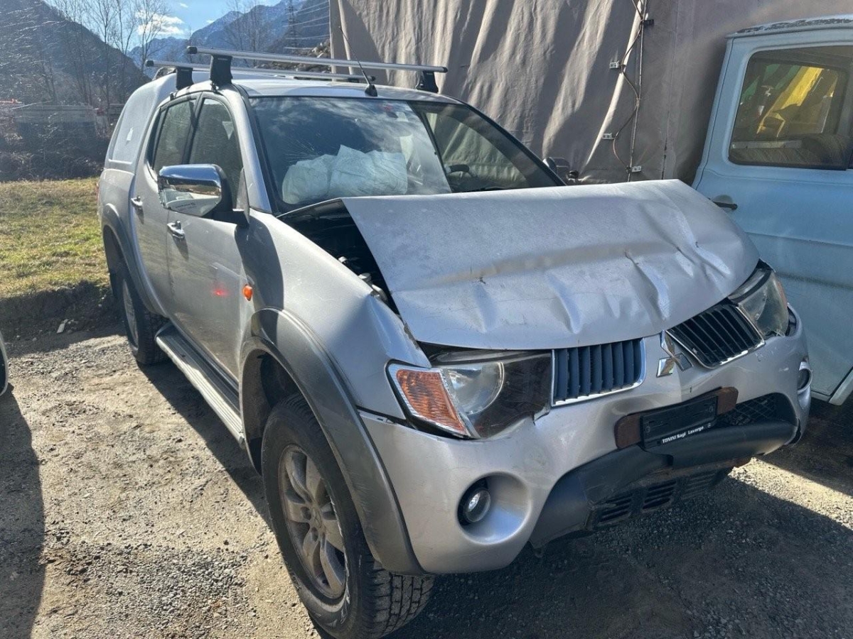 MITSUBISHI L 200 2.5 DID Invite Double Cab, 136 PS