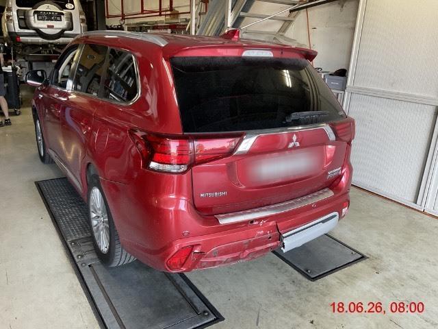 Mitsubishi Outlander 2.4 PHEV Style 4WD Automatic 2.4, 135 PS