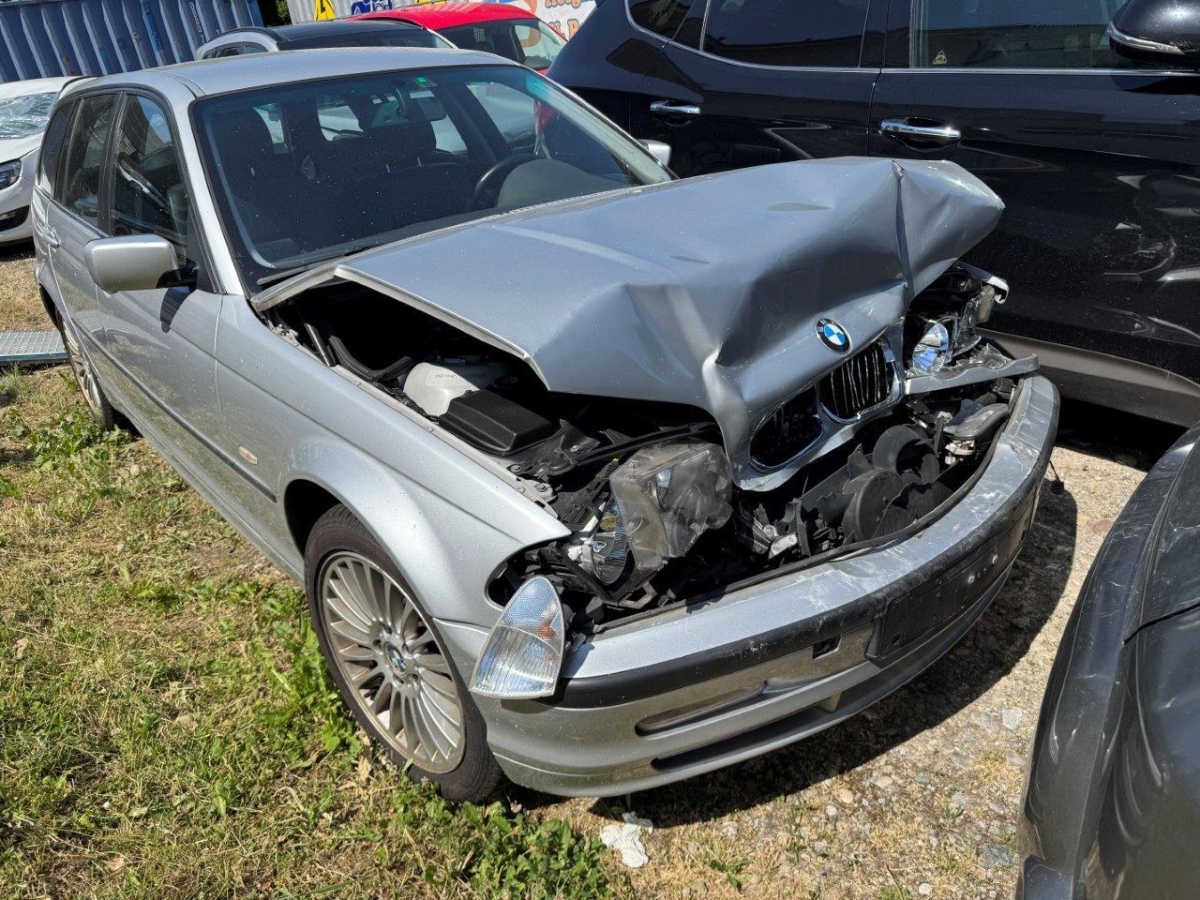 BMW 330xi Touring E46, 231 PS