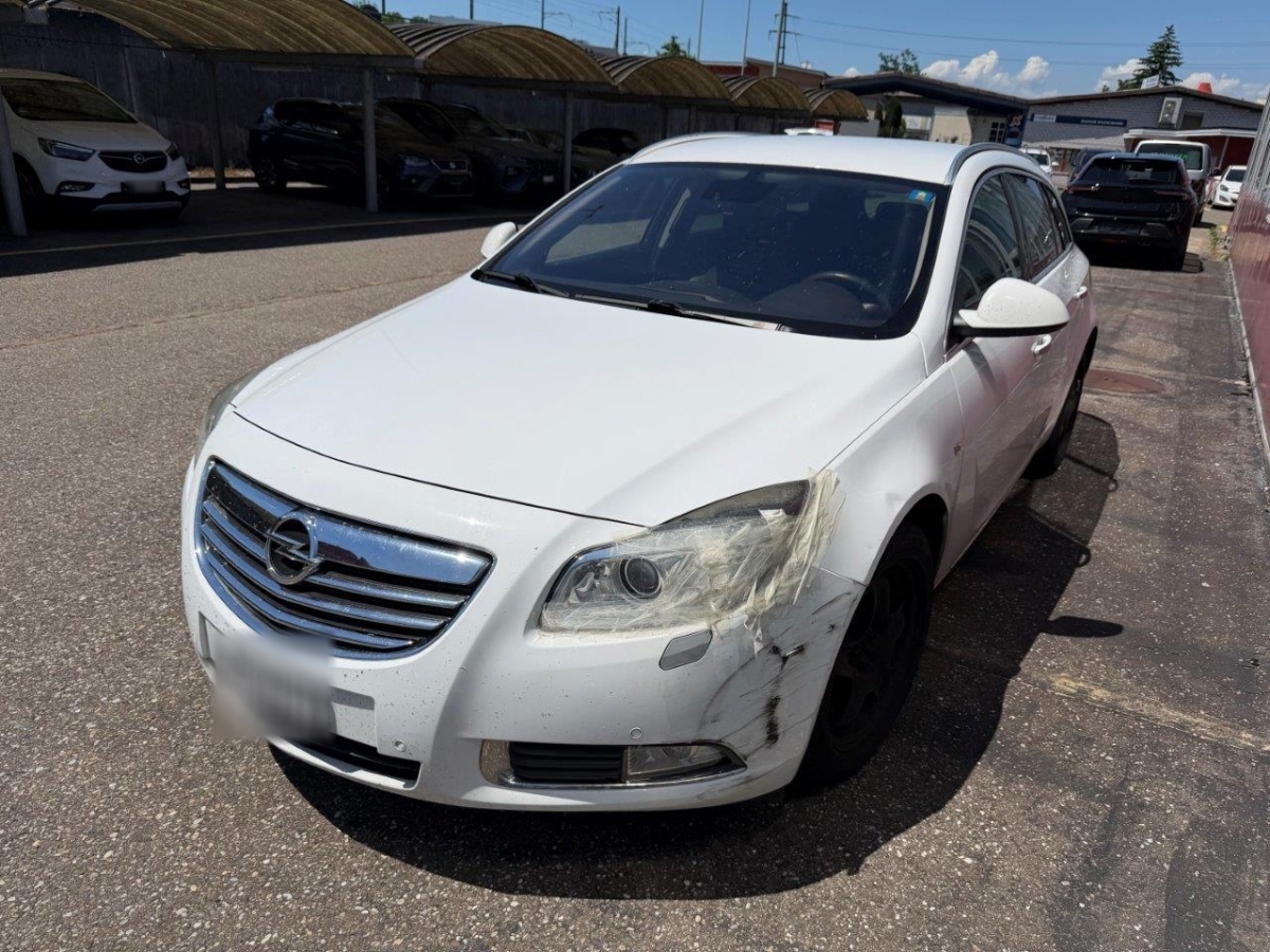 Opel Insignia 2.0 T Sports Tourer, 220 PS