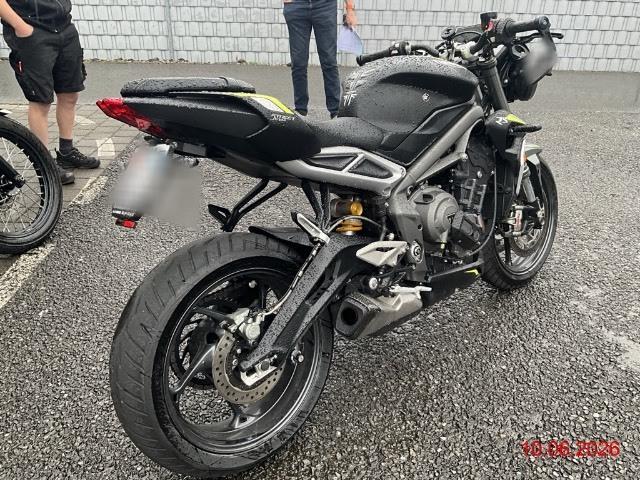 TRIUMPH            Street Triple RS, 122 PS