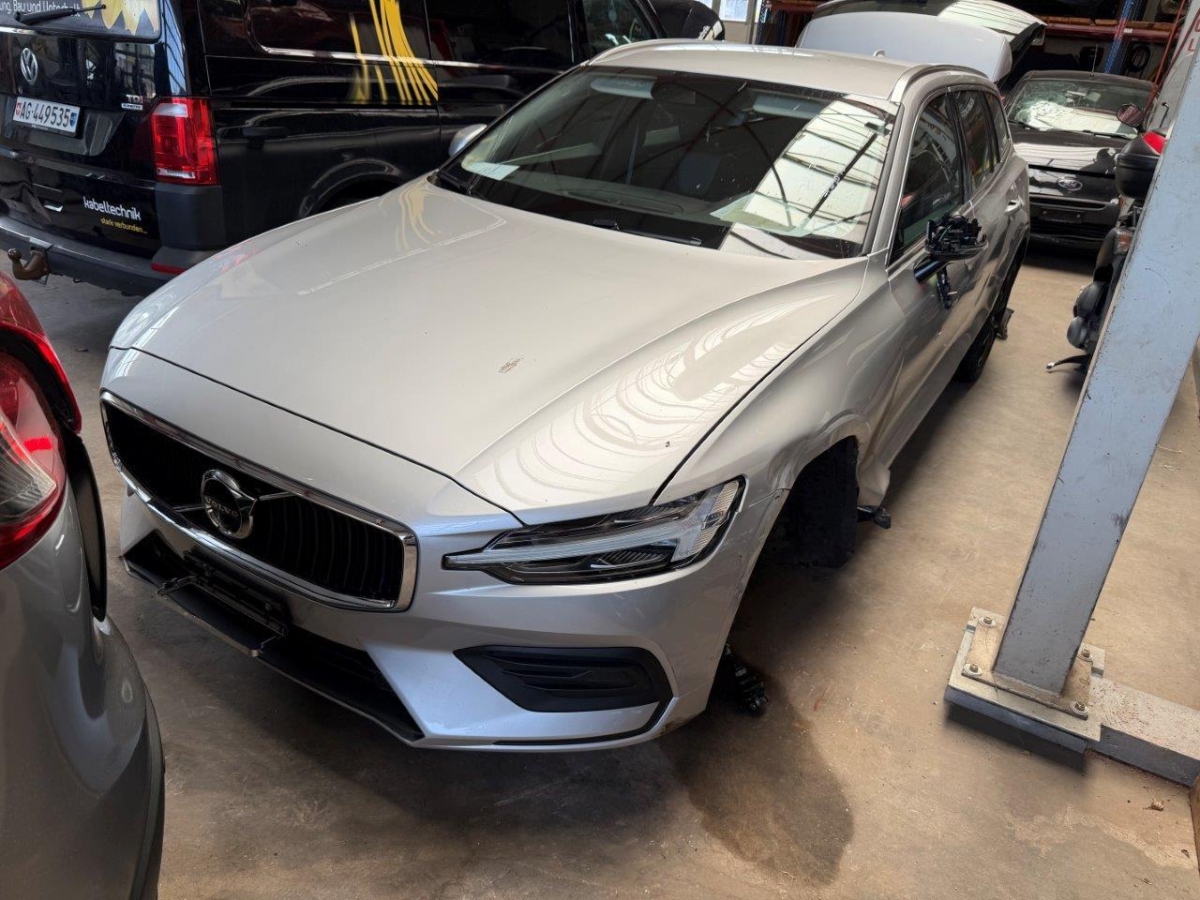 Volvo V60 2.0 D3 Momentum, 150 PS