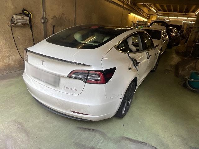 TESLA Model 3 Performance Dual Motor AWD, 513 PS