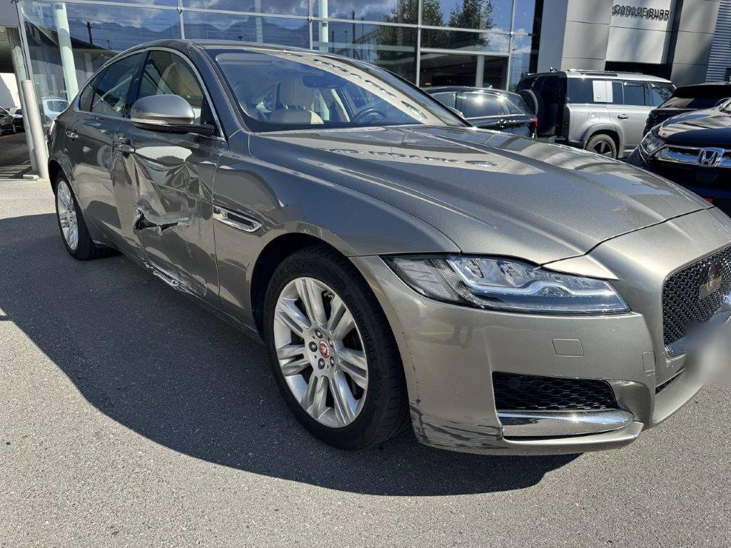 Jaguar XF 2.0 T 300 Portfolio AWD, 300 PS