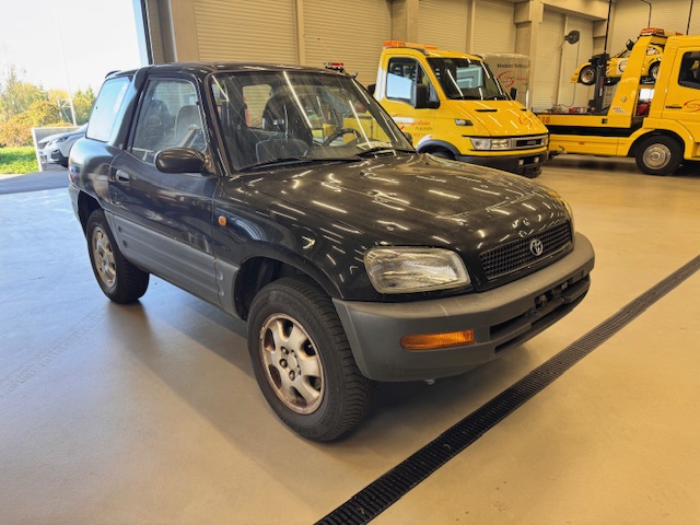 Toyota RAV4 2.0i-16V GX, 129 PS