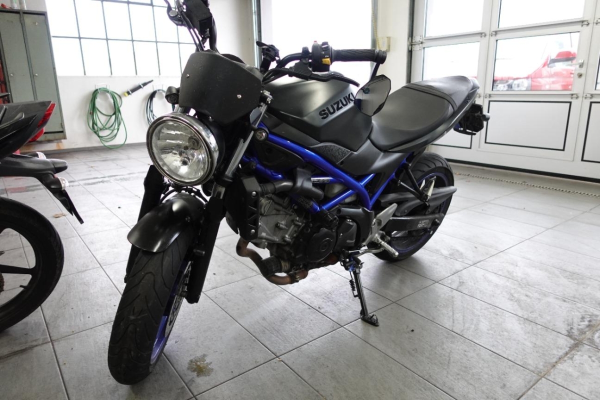 SUZUKI SV 650 (35kW), 48 PS