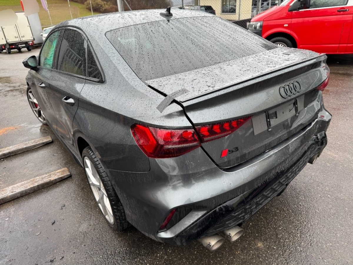 AUDI S3 Limou TFSI quattro, 333 PS