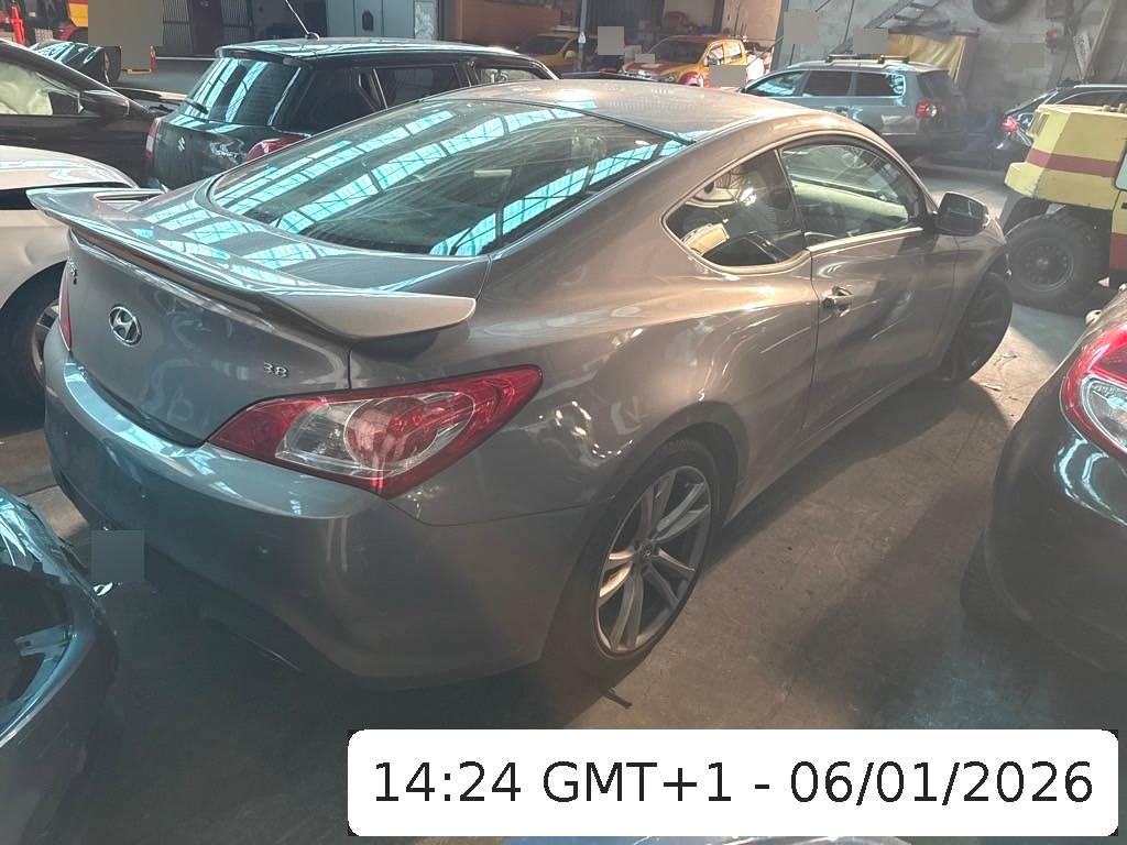 HYUNDAI Genesis 3.8 V6, 303 PS