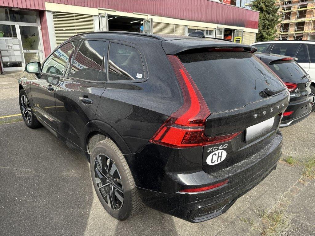 VOLVO XC60 BENZIN Hybrid Modell 2022.5 - XC60 T6 eAWD PluginHybrid Plus Dark Geartronic 2.0, 253 PS