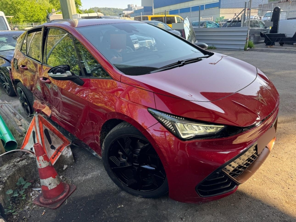 Seat 77 kWh E-Boost, 231 PS