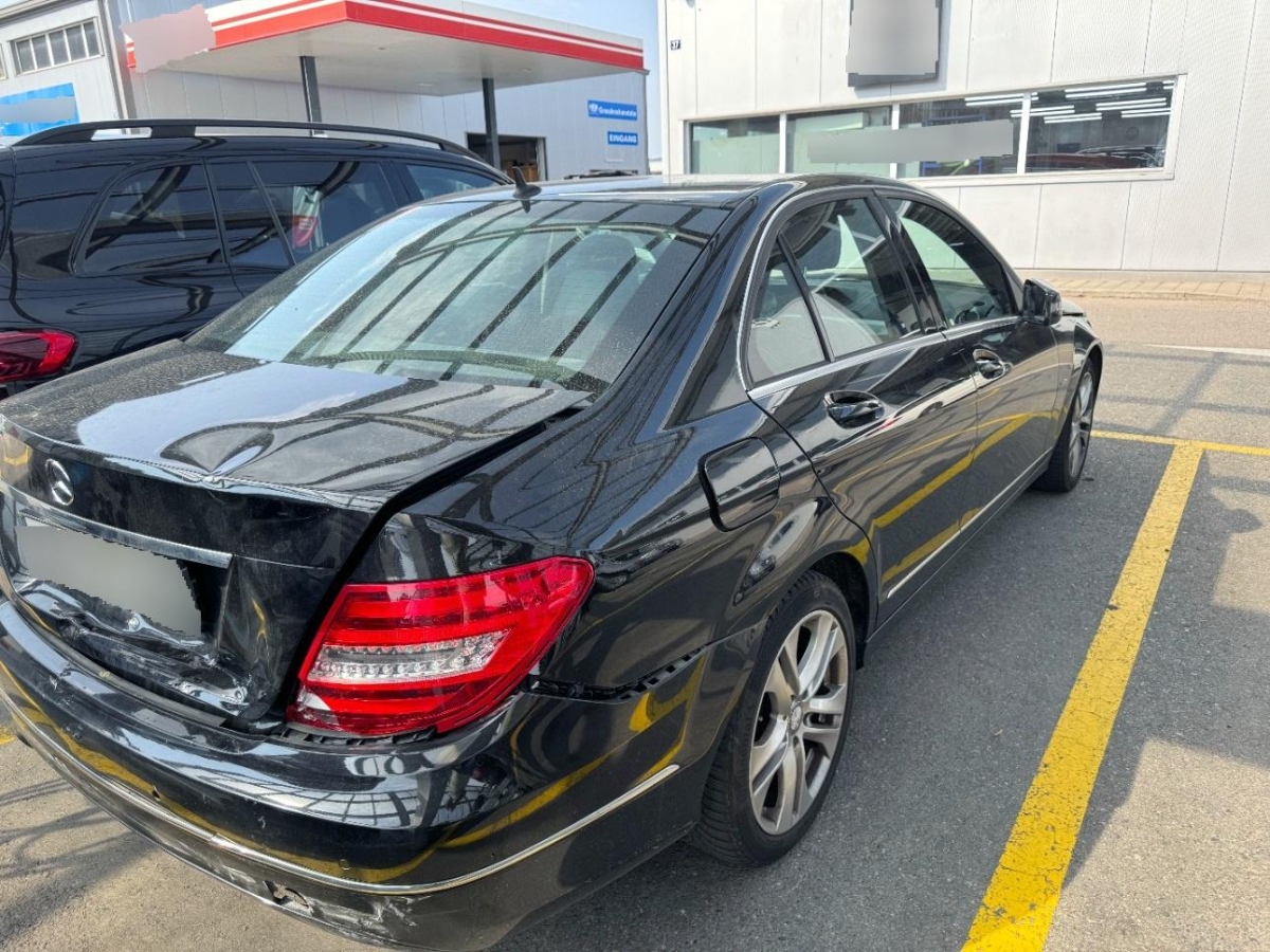 Mercedes-Benz C 200 CGI BlueEFFICIENCY 1.8, 184 PS