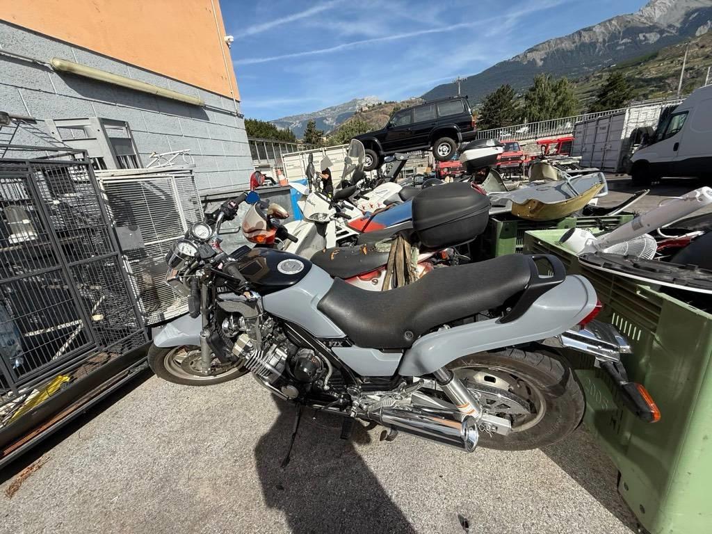 Yamaha FZX  750, 76 PS