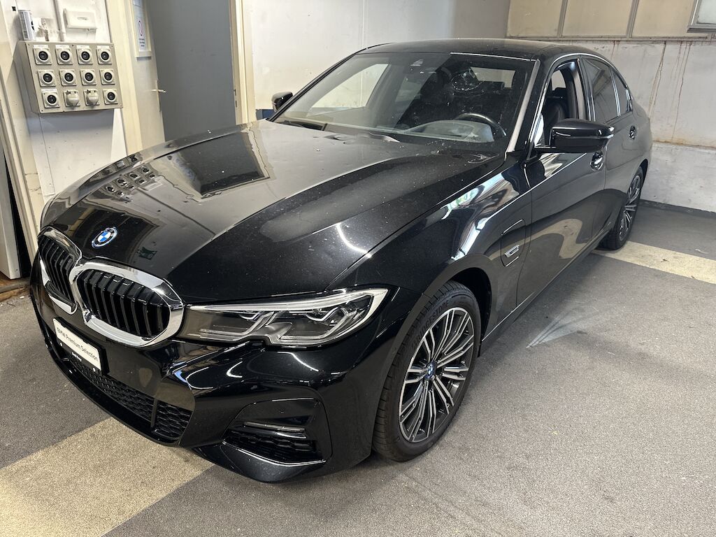 BMW 330e xDrive SAG ID 470071