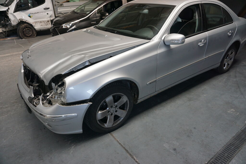 Mercedes Benz E 280 4-Matic AT ID 470093