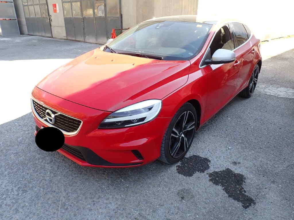 VOLVO V40 (M)R-DESIGN ID 470099