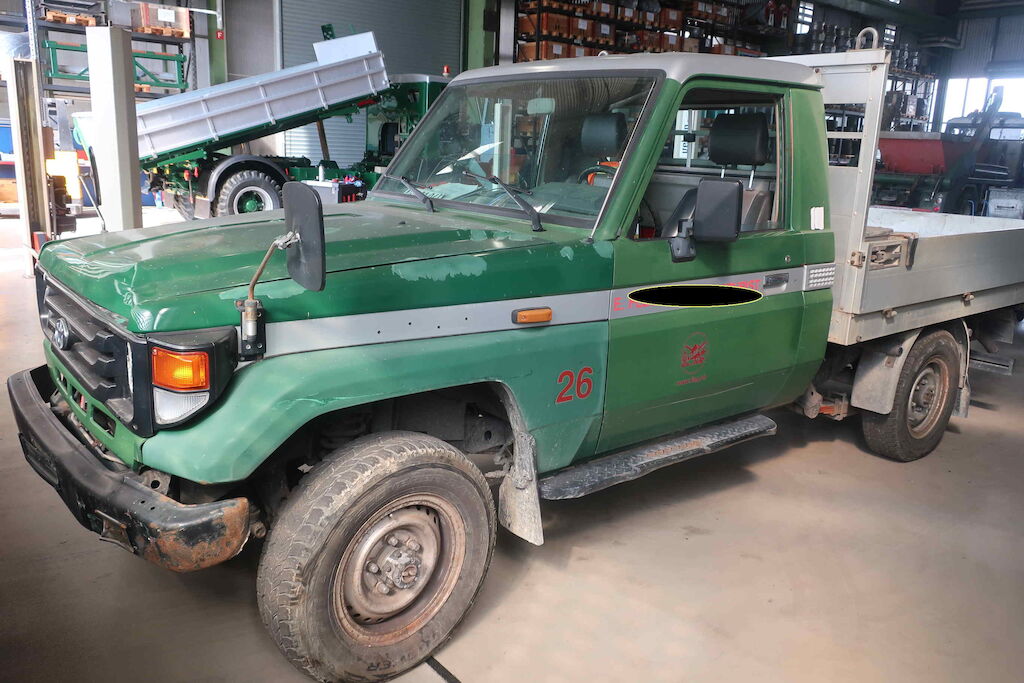 TOYOTA Landcruiser 400 4.2D ID 475789