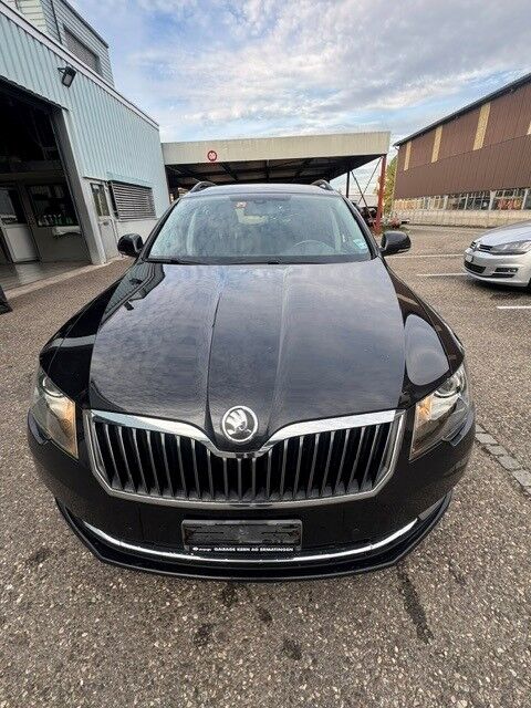 Skoda Superb Combi 2.0 Tdi ID 483522