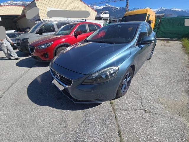 Volvo V40 (254610 km)