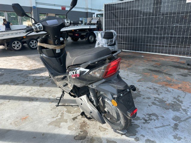 Elektroroller SKY III GTS (1 km)