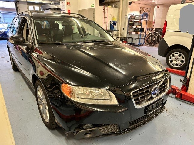 Volvo V70 (351208 km)